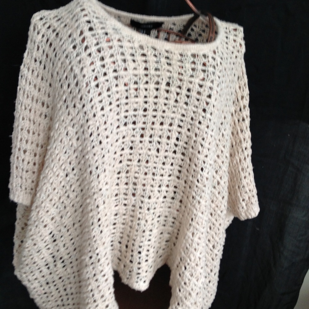 FOREVER 21 ecru poncho sweater M